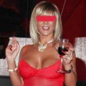 Loes, 55 jaar uit Capelle aan den IJssel